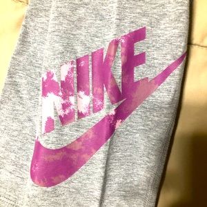 Nike leggings- size small. NWT!